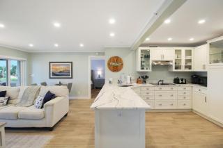 Stunning Harbor View Condo on Siesta Key - Siesta Key - 3
