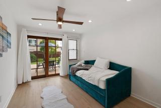 Spacious 4BR House with Large Yard and Parking Beverly Hills Adj - Los Angeles - 8
