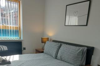 Modern 2-Bed Apartment -12 Min Walk to Centre - 0