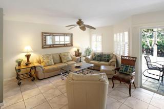 Relaxing Siesta Key condo - 2 heated pool, tennis and pickleball, private beach access - Siesta Key - 0