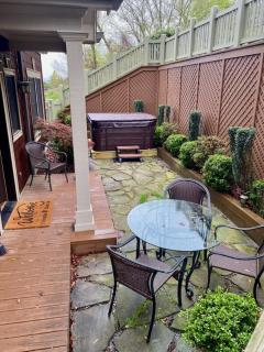Blue Ridge Cottage - Downtown Blue Ridge Cottage Rental - Game Room, Pet-Friendly, Walk to Dining and Shopping - Blue Ridge - 8