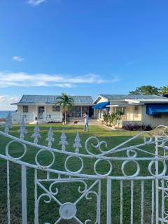 Charming 5-Bedroom Rustic Villa Steps from a Private Beach - 4