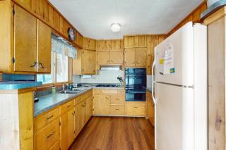 Timberlane Lodge- The Musky, Bluegill & Walleye - 4