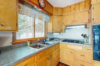 Timberlane Lodge- The Musky, Bluegill & Walleye - 3