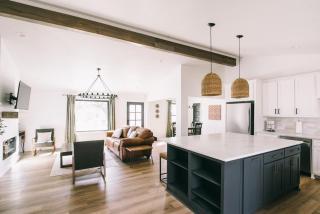 Aubrey Downtown Charmer - Smart TVs in every room! - Aubrey - 9