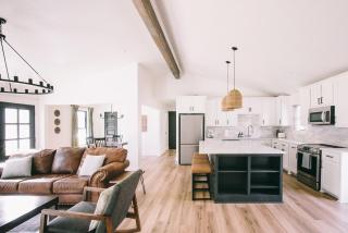 Aubrey Downtown Charmer - Smart TVs in every room! - Aubrey - 3