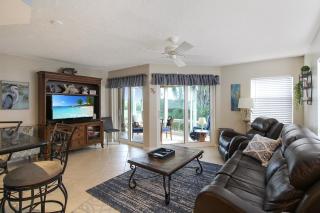 Cozy 2BR Siesta Key condo - 2 heated pools, tennis and pickleball, private beach access - Siesta Key - 0