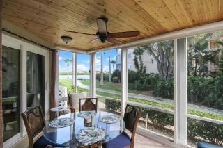 Cozy 2BR Siesta Key condo - 2 heated pools, tennis and pickleball, private beach access - Siesta Key - 9