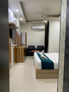 Hotel Royal Residency IGI Airport - 4