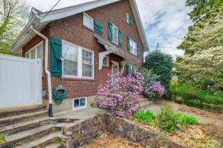 1 Mi to Dtwn Roanoke Home with Yard and Mtn View! - Roanoke - 0