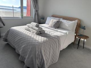 1 Bed House On The Beach - - 3