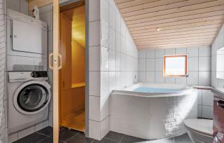 Beautiful Home In Juelsminde With Sauna - 2