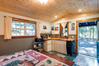 Unique Glamping Experience, Pet Friendly, Sleeps 2 - Maple Falls - 5