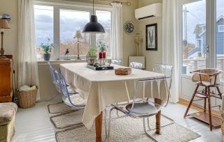 3 Bedroom Cozy Apartment In Myklebost - 7