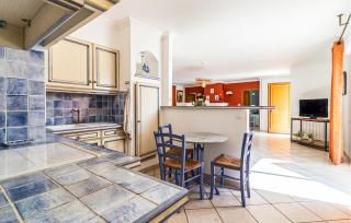 2 Bedroom Amazing Home In Noves - Noves - 3