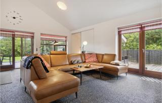 4 Bedroom Beautiful Home In Oksbøl - 8