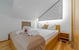 2 Bedroom Lovely Apartment In Metajna - Metajna - 5