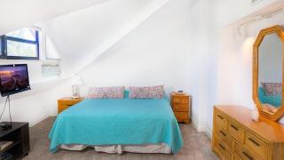 Spacious 3-Bedroom Retreat with Full Wrap-Around Lanai - Sanibel Island - Sanibel - 2