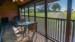 Renovated 3-BR Villa with Rooftop Sundeck, Gulf Views and Private Beach - Sanibel - 2