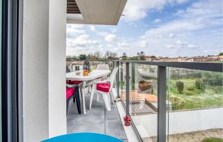 Beautiful Apartment In La Tremblade - 1