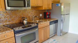 Bright and Breezy Poolside Escape on Sanibel Island - Sanibel - 4