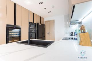 Bright Modern 1BR Heart Of JLT Skyline Views - 7