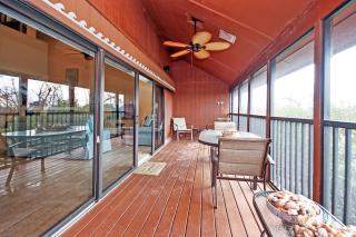 Spacious 3-Bedroom Retreat with Gulf Views & Screened Porch - Sanibel - 6