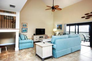 Spacious 3-Bedroom Retreat with Gulf Views & Screened Porch - Sanibel - 3