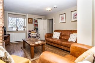 Historical Sherwood Forest Cottages - Sleeps 16 - Mansfield - 5