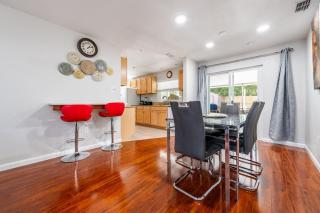 Chic 3BR Lakeland Home Fenced Yard Sleeps 11 - Lakeland - 8