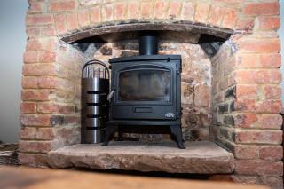 Historical Sherwood Forest Cottages - Sleeps 16 - Mansfield - 3
