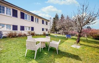 1 Bedroom Amazing Apartment In Treignac - 0