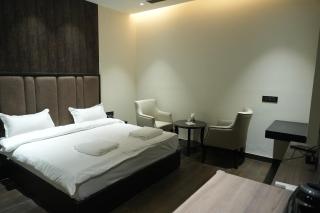 Hotel The Royalista - Bathinda - 8