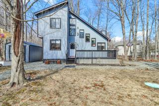 3 Mi to Tobyhanna State Park Home with Serene Deck! - Tobyhanna - 0