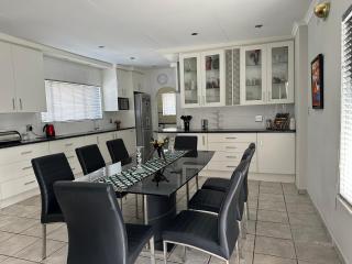 AfriSky guest house - Kempton Park - 9