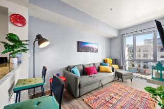 Gaslamp Gem Stylish 1BR w Free Parking BBQ Pool - 0