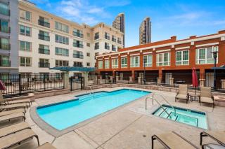 Gaslamp Gem Stylish 1BR w Free Parking BBQ Pool - 9