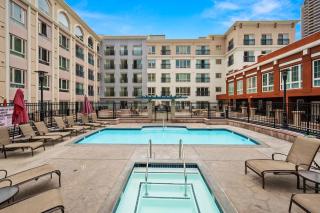 Gaslamp Gem Stylish 1BR w Free Parking BBQ Pool - 1