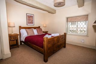 Historical Sherwood Forest Cottages - Sleeps 16 - Mansfield - 6
