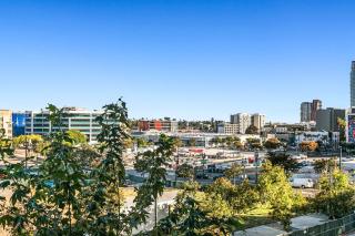 Fabulous 2BR Condo Downtown High Rise Free Parking - 9