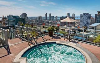 Fabulous 2BR Condo Downtown High Rise Free Parking - 6