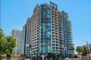 Fabulous 2BR Condo Downtown High Rise Free Parking - 3