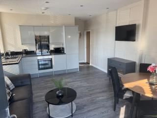 Sovereign House Apartment with private car park - 0