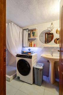 Fully equipped and Family-friendly with 4k NETFLIX at Thessaloniki Center - 5