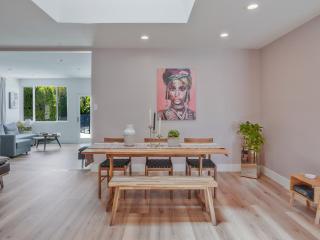 Luxe Townhome Newly-Built - - 9