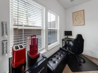 Retro Living! - 9