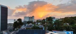 Airy Seaside Fourth Floor Apartment - Bridgetown - 7
