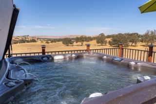 Estate at Whispering Oaks-Three Homes, Two Hot Tubs - Paso Robles - 2