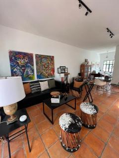 Chic 1 Bedroom Casita with Secret Garden - 0