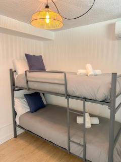Modern & bright apartment with balcony - 4